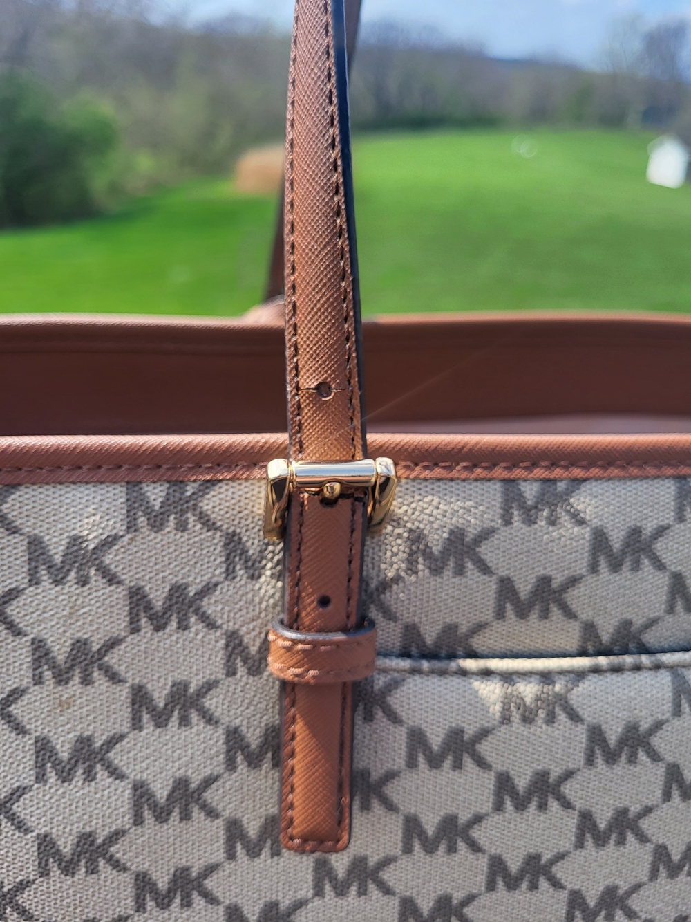 Michael Kors Signature Logo Large Tote Bag - Beige/Brown - Picture 6 of 10